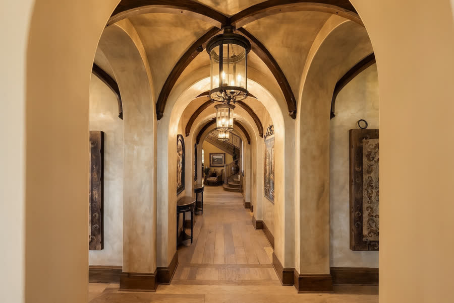 Groin-vaulted gallery hall