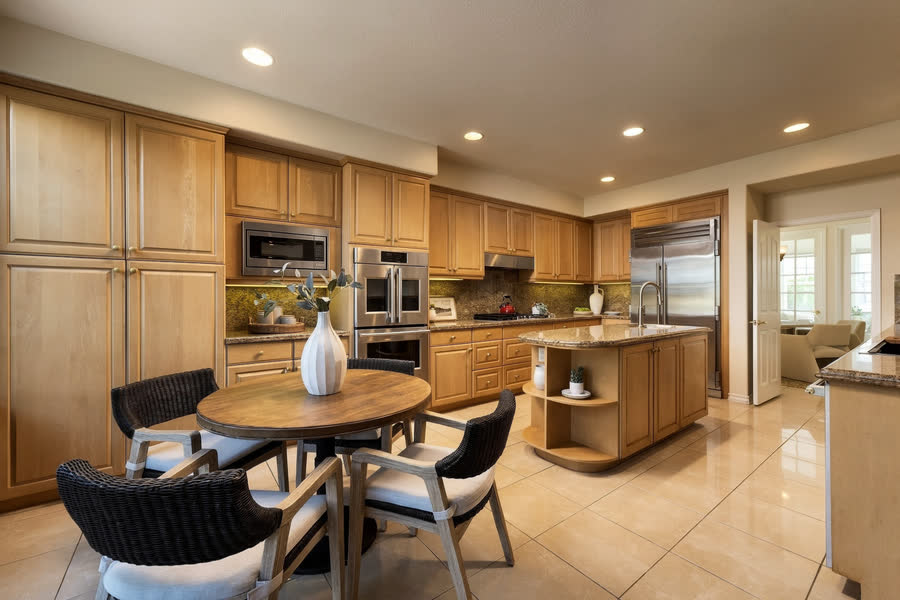 Kitchen and breakfast table