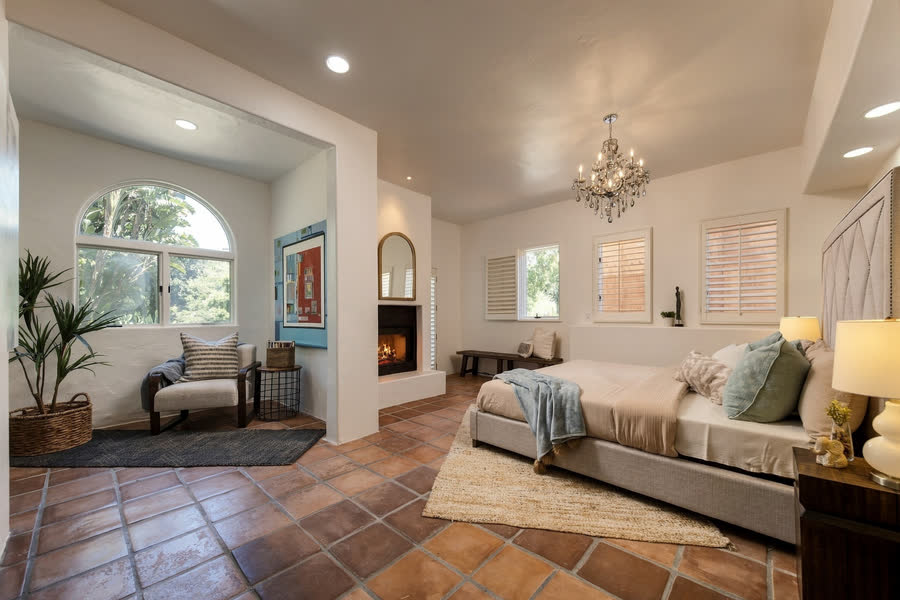 Bedroom with arched window