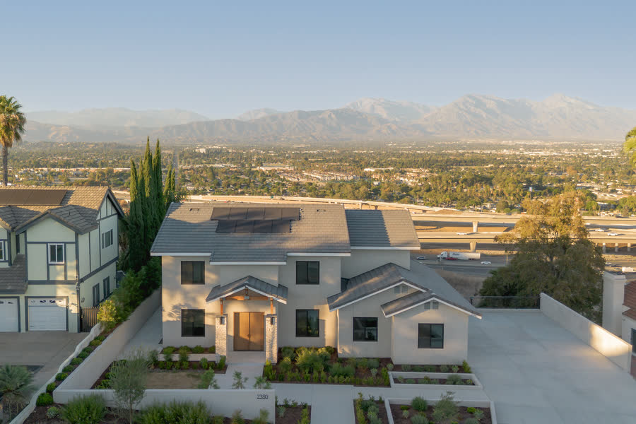 New construction above the valley, from above